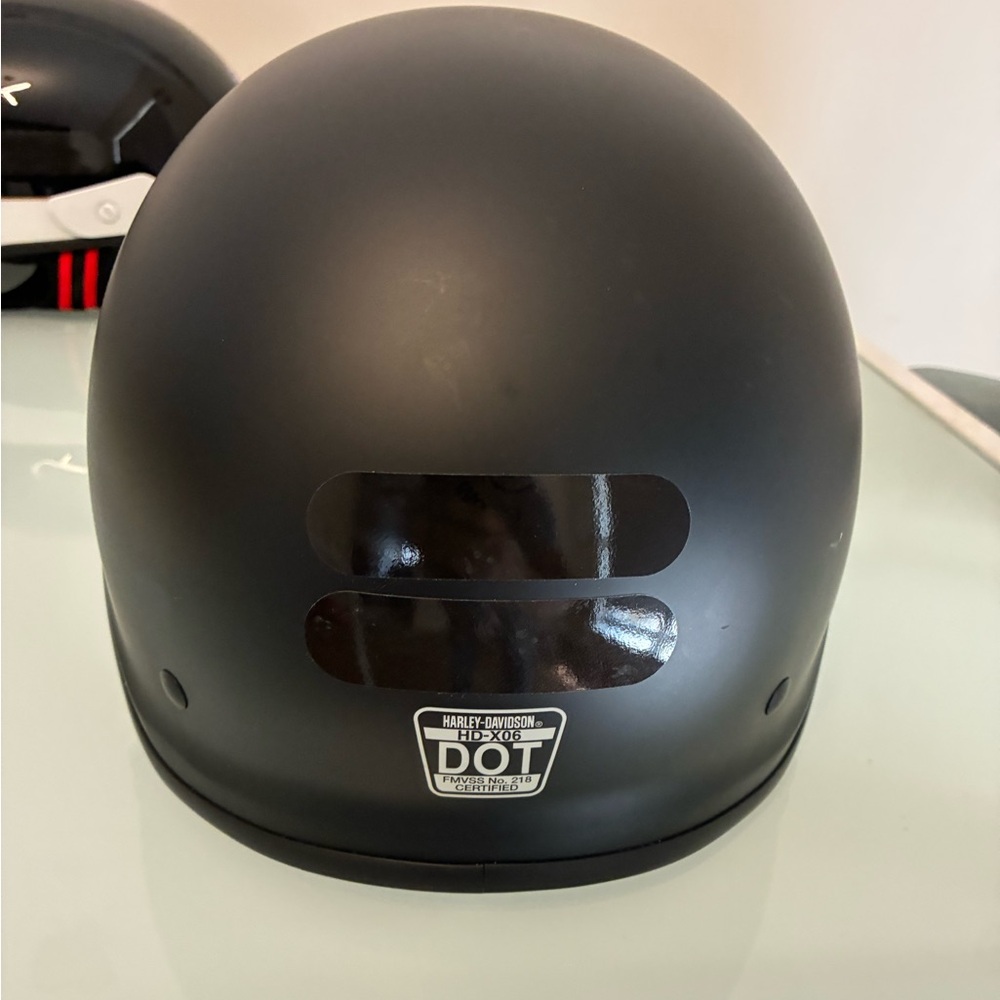 Harley-Davidson Black Motorcycle Helmet - Picture 3 of 4